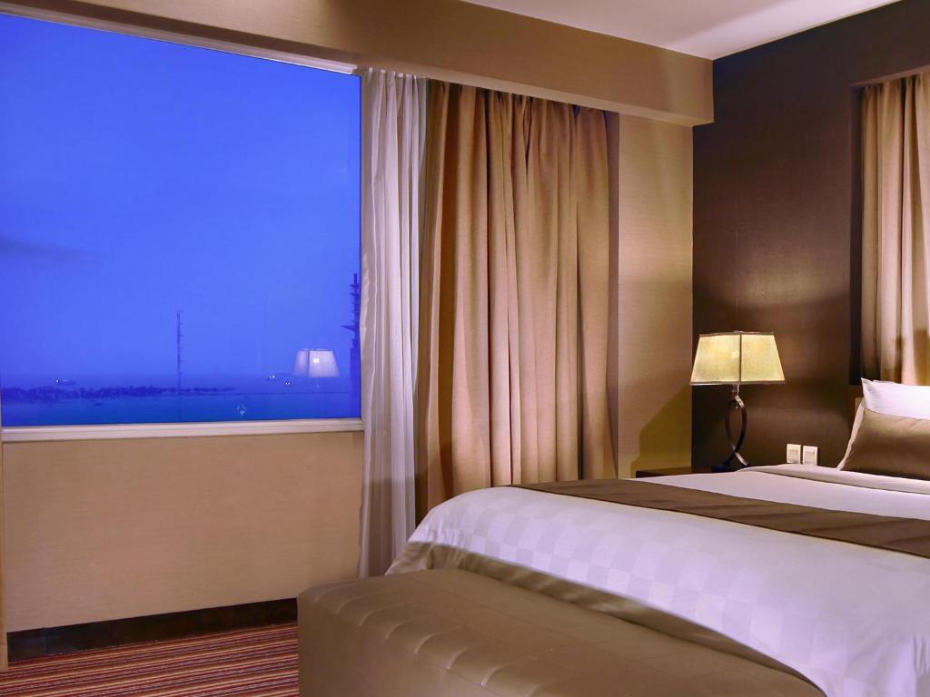 Aston Makassar Hotel & Convention Center Zewnętrze zdjęcie