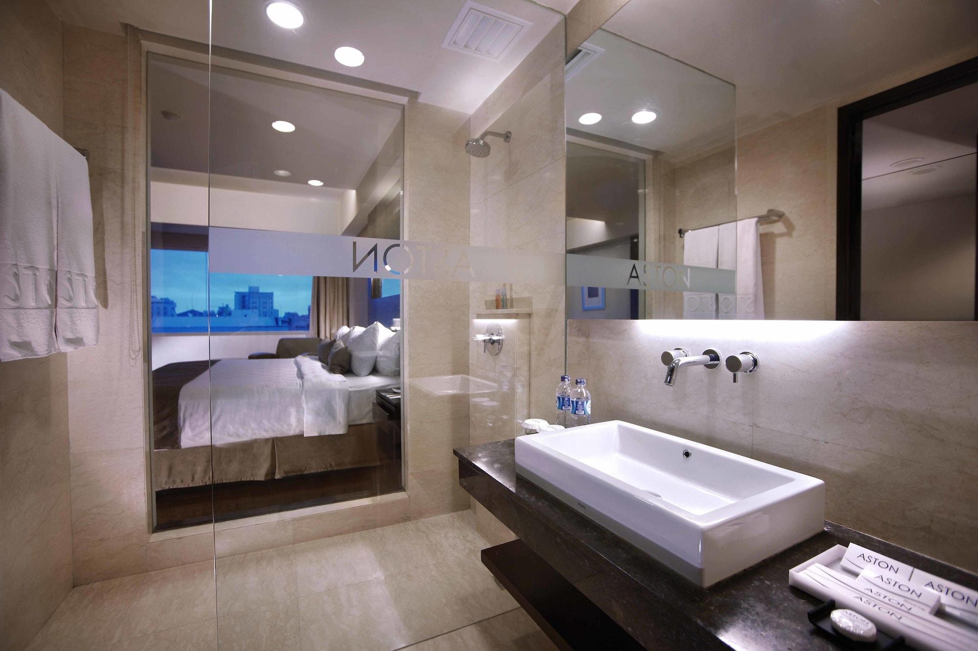 Aston Makassar Hotel & Convention Center Zewnętrze zdjęcie