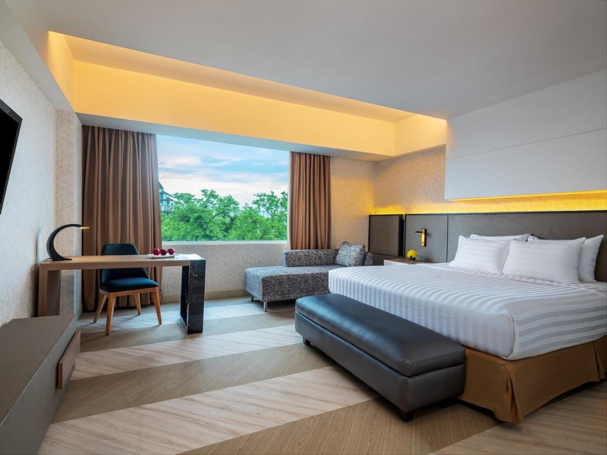 Aston Makassar Hotel & Convention Center Zewnętrze zdjęcie