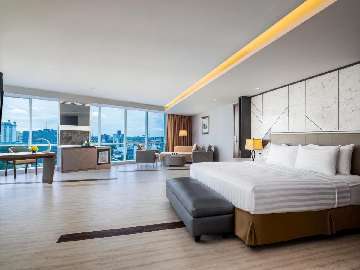 Aston Makassar Hotel & Convention Center Zewnętrze zdjęcie