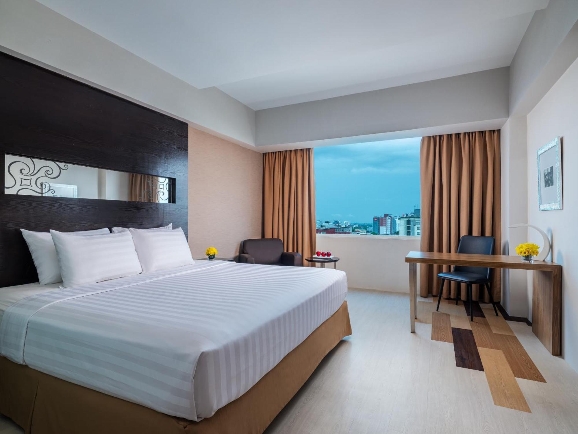 Aston Makassar Hotel & Convention Center Zewnętrze zdjęcie