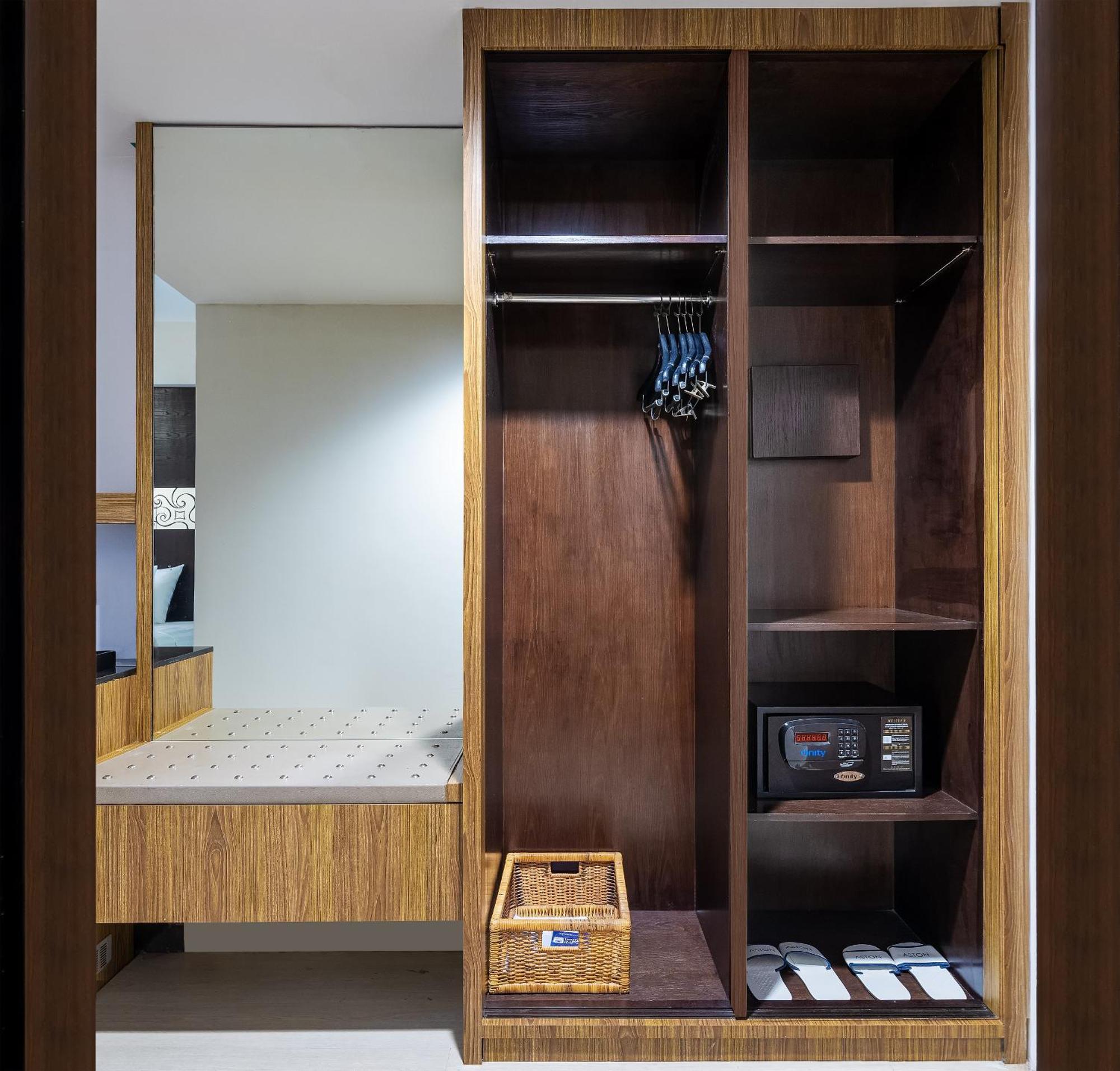 Aston Makassar Hotel & Convention Center Zewnętrze zdjęcie
