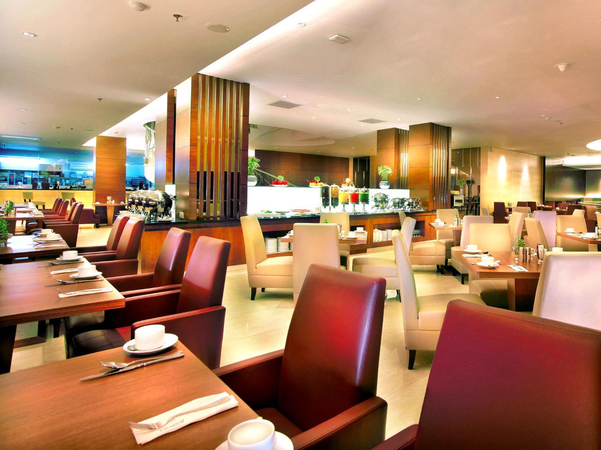 Aston Makassar Hotel & Convention Center Zewnętrze zdjęcie